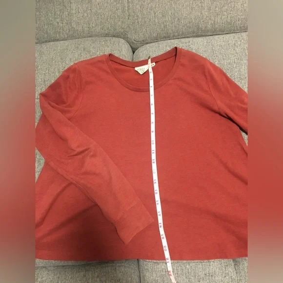 Rust coloured floaty long sleeve - Picture 3 of 3